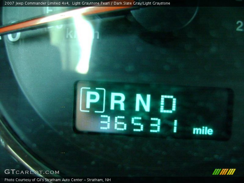 Light Graystone Pearl / Dark Slate Gray/Light Graystone 2007 Jeep Commander Limited 4x4