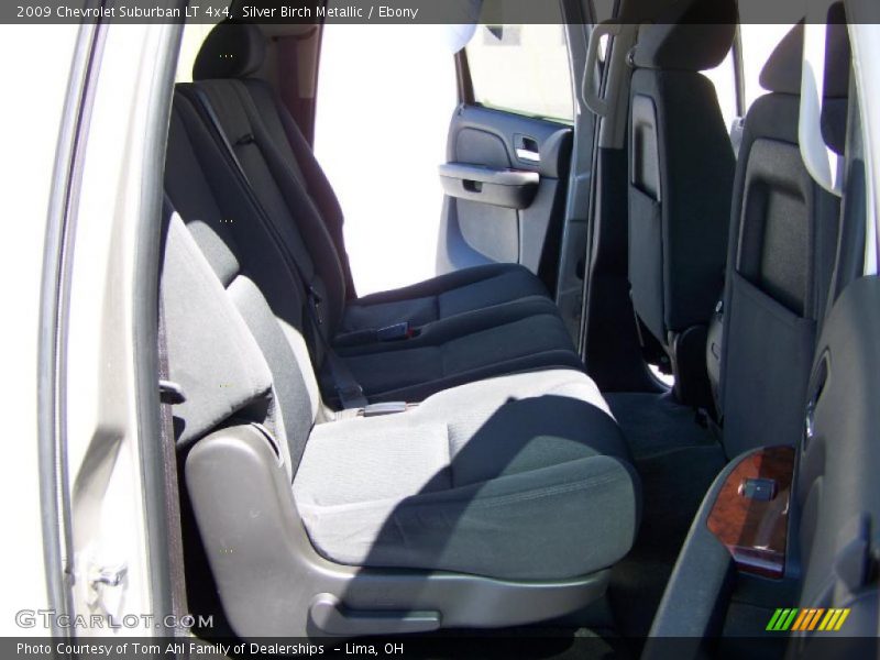 Silver Birch Metallic / Ebony 2009 Chevrolet Suburban LT 4x4