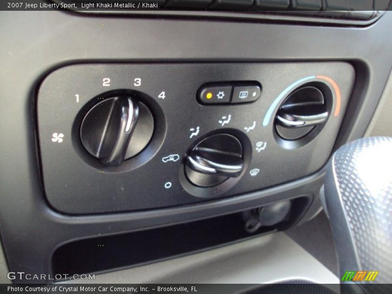 Light Khaki Metallic / Khaki 2007 Jeep Liberty Sport