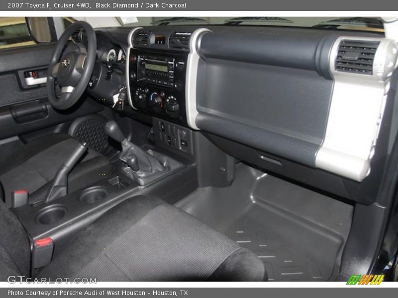 Black Diamond / Dark Charcoal 2007 Toyota FJ Cruiser 4WD