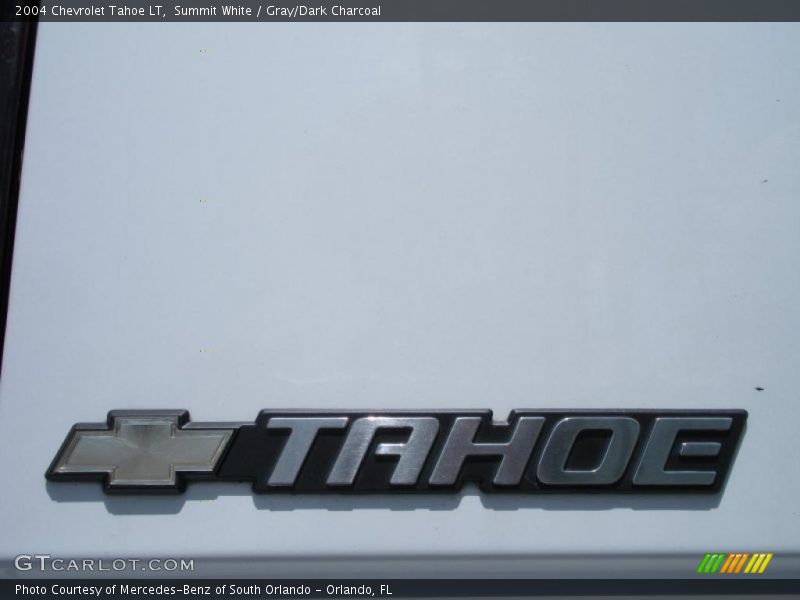 Summit White / Gray/Dark Charcoal 2004 Chevrolet Tahoe LT