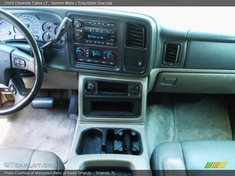 Summit White / Gray/Dark Charcoal 2004 Chevrolet Tahoe LT