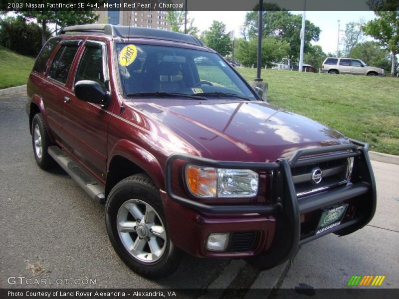 Merlot Red Pearl / Charcoal 2003 Nissan Pathfinder SE 4x4