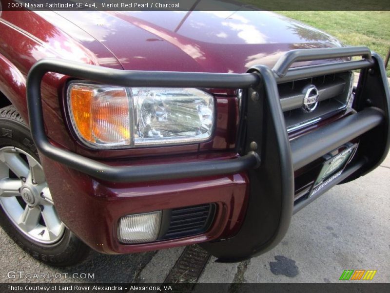 Merlot Red Pearl / Charcoal 2003 Nissan Pathfinder SE 4x4