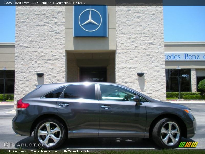 Magnetic Gray Metallic / Ivory 2009 Toyota Venza V6
