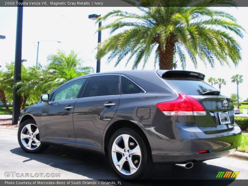 Magnetic Gray Metallic / Ivory 2009 Toyota Venza V6