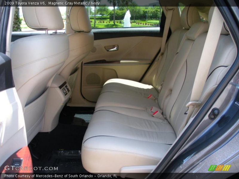 Magnetic Gray Metallic / Ivory 2009 Toyota Venza V6