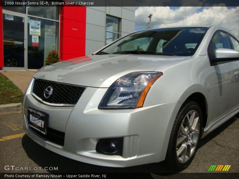 Brilliant Silver / Charcoal 2009 Nissan Sentra SE-R