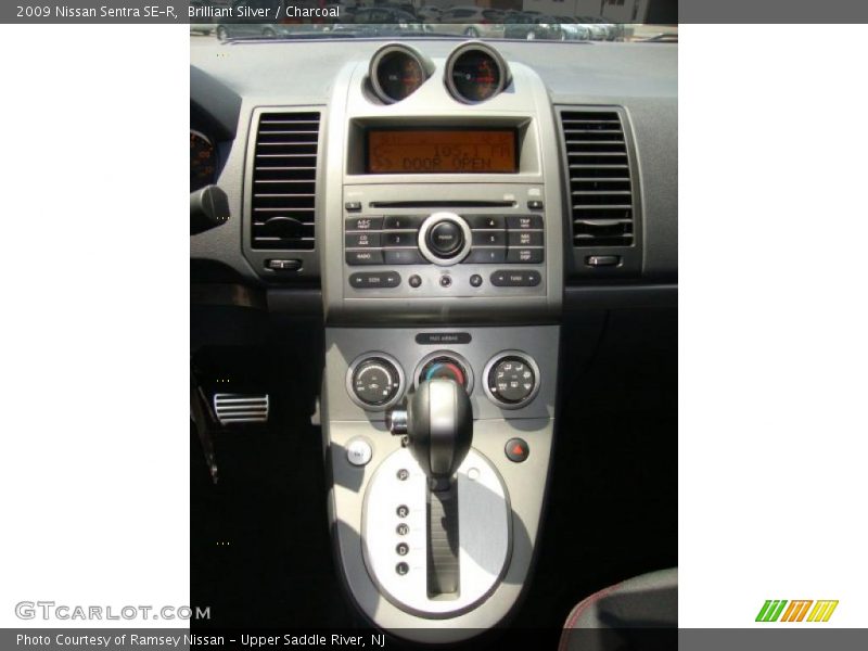 Brilliant Silver / Charcoal 2009 Nissan Sentra SE-R