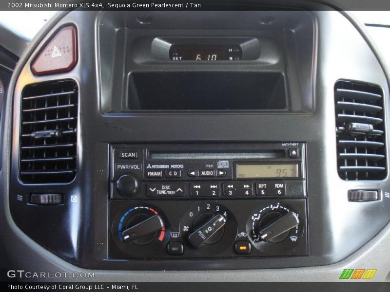 Sequoia Green Pearlescent / Tan 2002 Mitsubishi Montero XLS 4x4