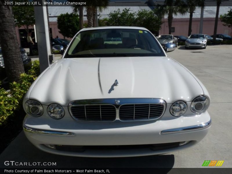 White Onyx / Champagne 2005 Jaguar XJ XJ8 L