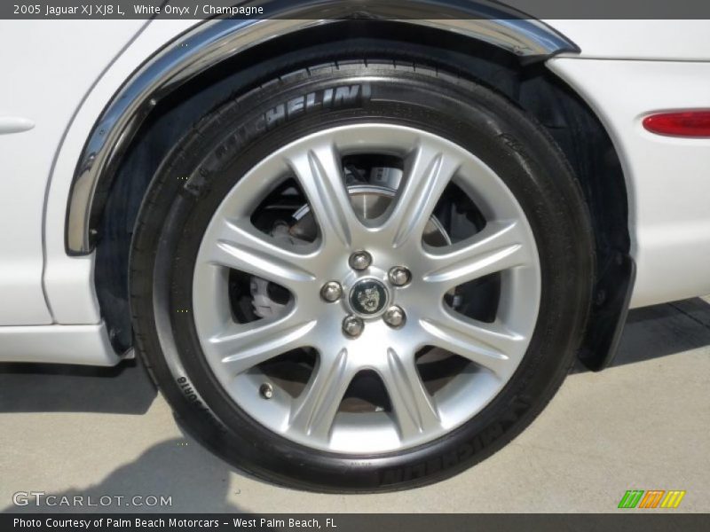 White Onyx / Champagne 2005 Jaguar XJ XJ8 L