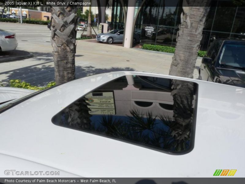 White Onyx / Champagne 2005 Jaguar XJ XJ8 L
