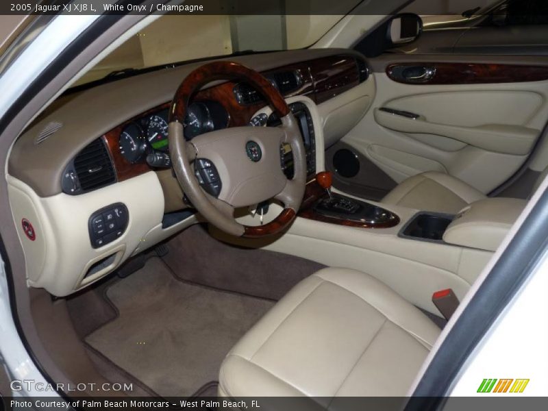 White Onyx / Champagne 2005 Jaguar XJ XJ8 L