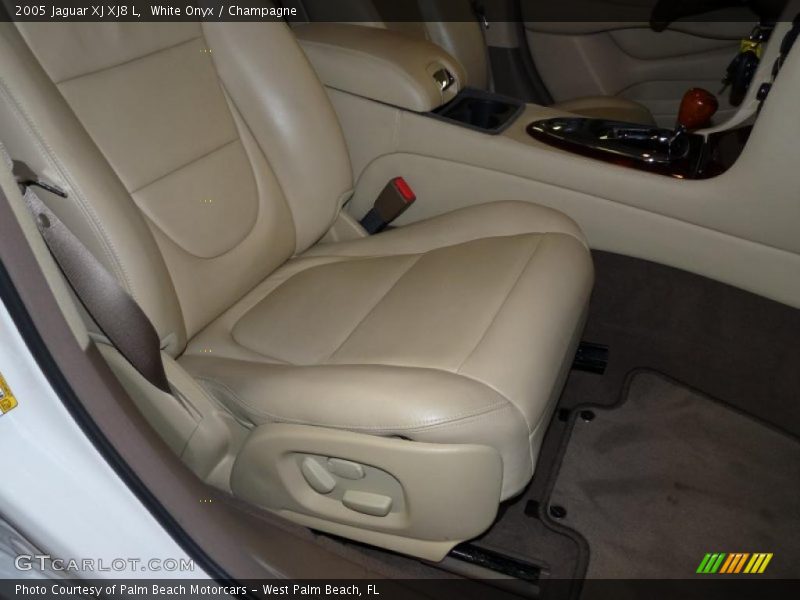 White Onyx / Champagne 2005 Jaguar XJ XJ8 L