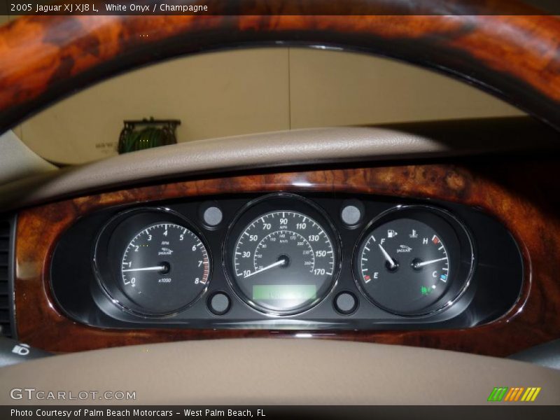 White Onyx / Champagne 2005 Jaguar XJ XJ8 L