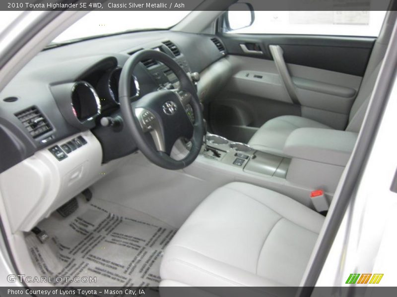 Classic Silver Metallic / Ash 2010 Toyota Highlander SE 4WD