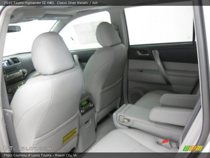 Classic Silver Metallic / Ash 2010 Toyota Highlander SE 4WD