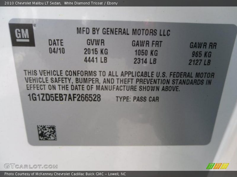 White Diamond Tricoat / Ebony 2010 Chevrolet Malibu LT Sedan