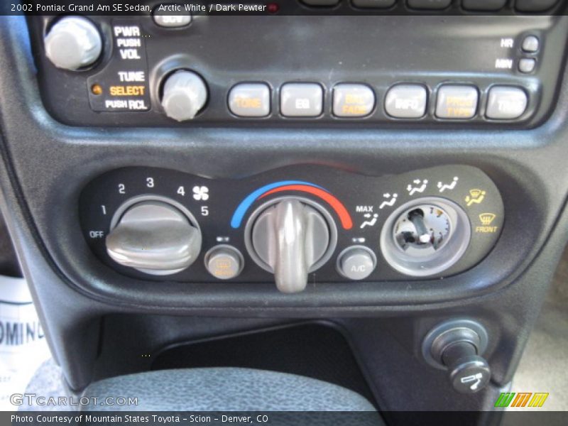 Arctic White / Dark Pewter 2002 Pontiac Grand Am SE Sedan