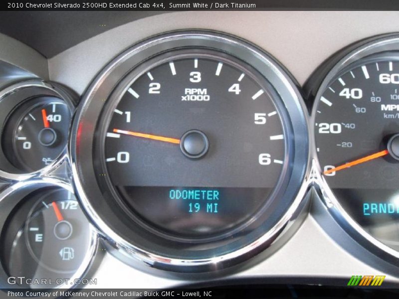 Summit White / Dark Titanium 2010 Chevrolet Silverado 2500HD Extended Cab 4x4