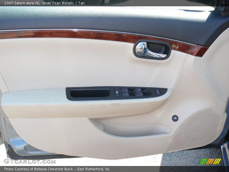 Silver Pearl Metallic / Tan 2007 Saturn Aura XE