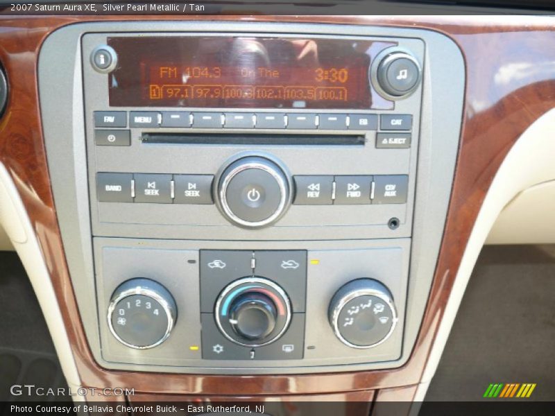 Silver Pearl Metallic / Tan 2007 Saturn Aura XE