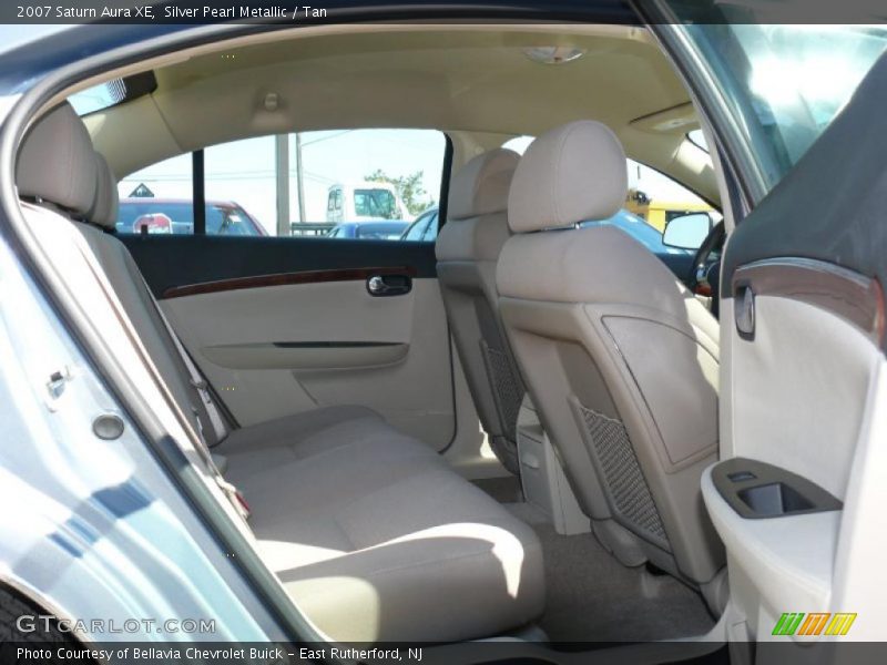 Silver Pearl Metallic / Tan 2007 Saturn Aura XE
