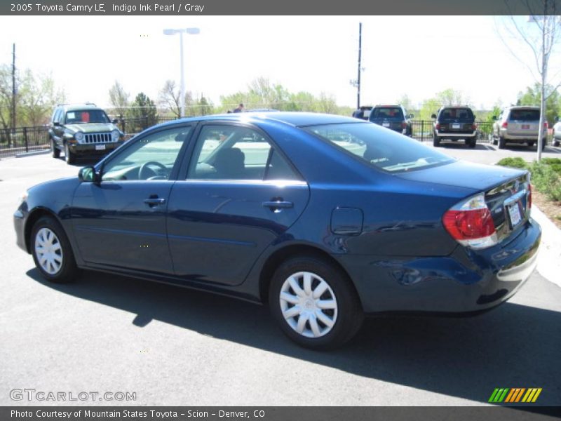 Indigo Ink Pearl / Gray 2005 Toyota Camry LE