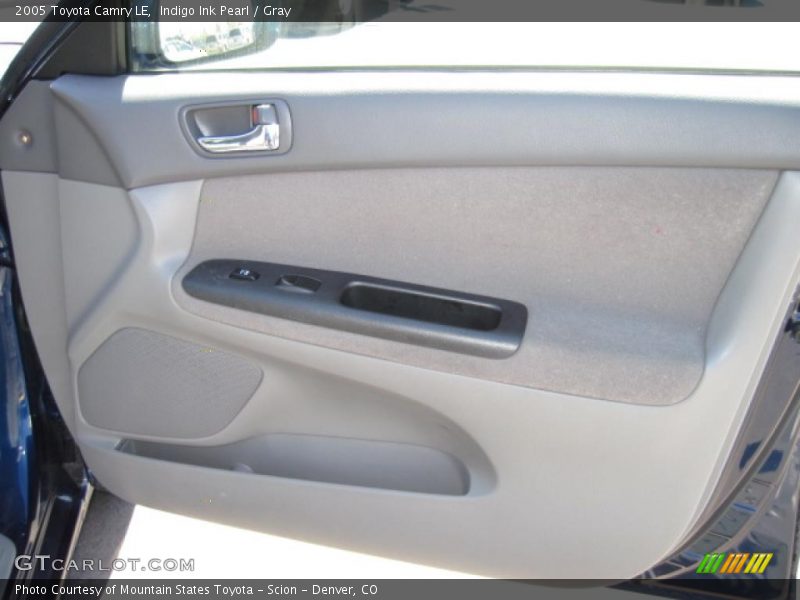 Indigo Ink Pearl / Gray 2005 Toyota Camry LE