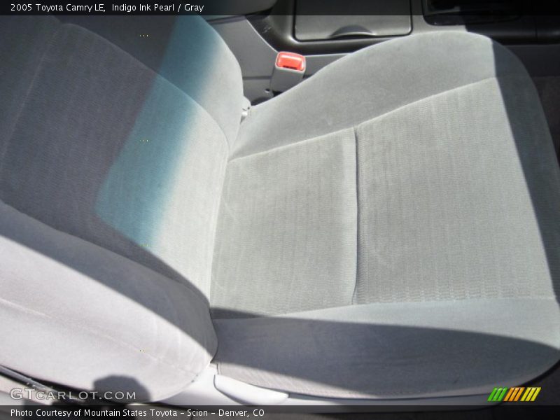 Indigo Ink Pearl / Gray 2005 Toyota Camry LE