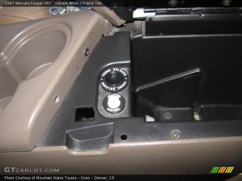 Vibrant White / Prairie Tan 1997 Mercury Cougar XR7