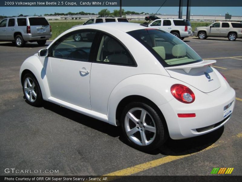 Candy White / Cream 2009 Volkswagen New Beetle 2.5 Coupe