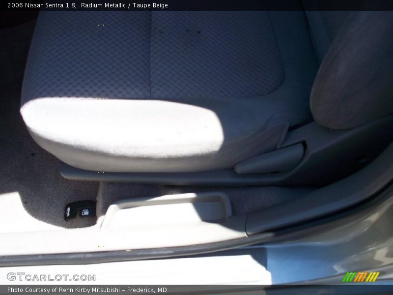 Radium Metallic / Taupe Beige 2006 Nissan Sentra 1.8