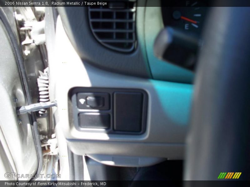 Radium Metallic / Taupe Beige 2006 Nissan Sentra 1.8