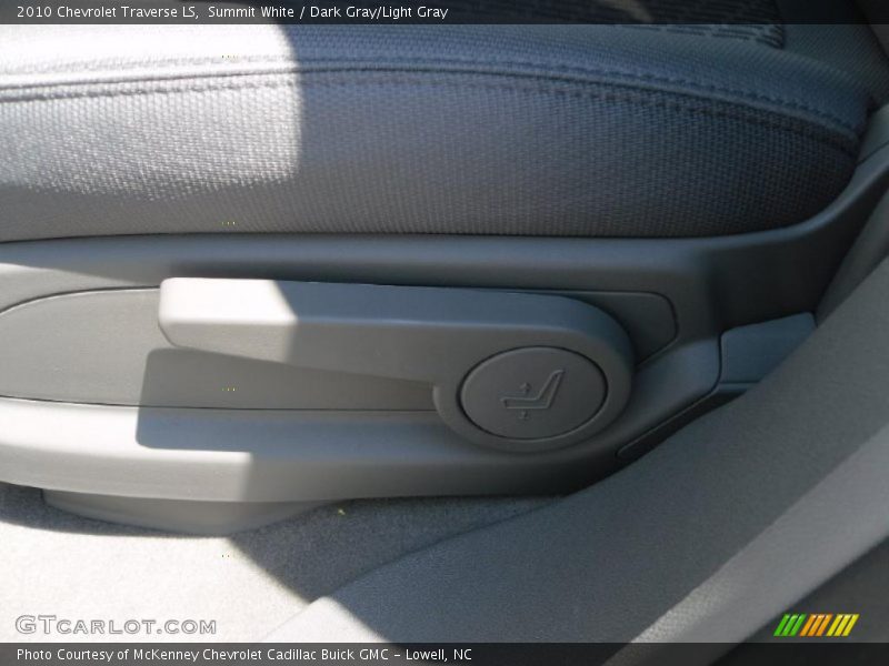 Summit White / Dark Gray/Light Gray 2010 Chevrolet Traverse LS