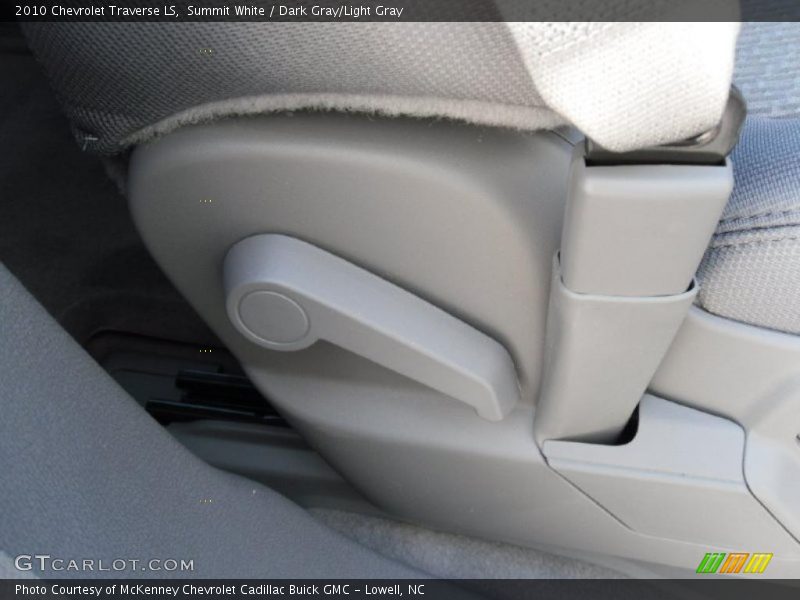 Summit White / Dark Gray/Light Gray 2010 Chevrolet Traverse LS