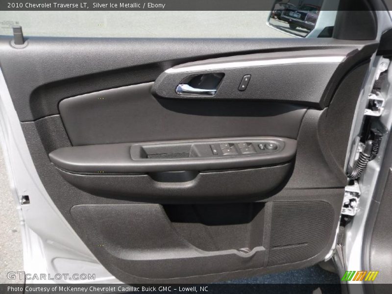 Silver Ice Metallic / Ebony 2010 Chevrolet Traverse LT
