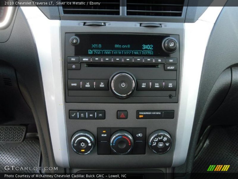 Silver Ice Metallic / Ebony 2010 Chevrolet Traverse LT