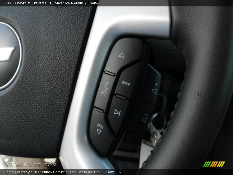Silver Ice Metallic / Ebony 2010 Chevrolet Traverse LT