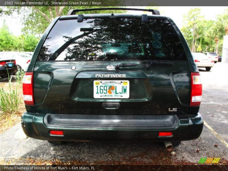 Sherwood Green Pearl / Beige 2002 Nissan Pathfinder LE