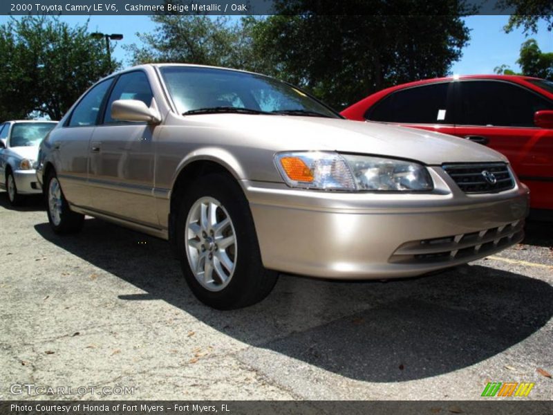 Cashmere Beige Metallic / Oak 2000 Toyota Camry LE V6