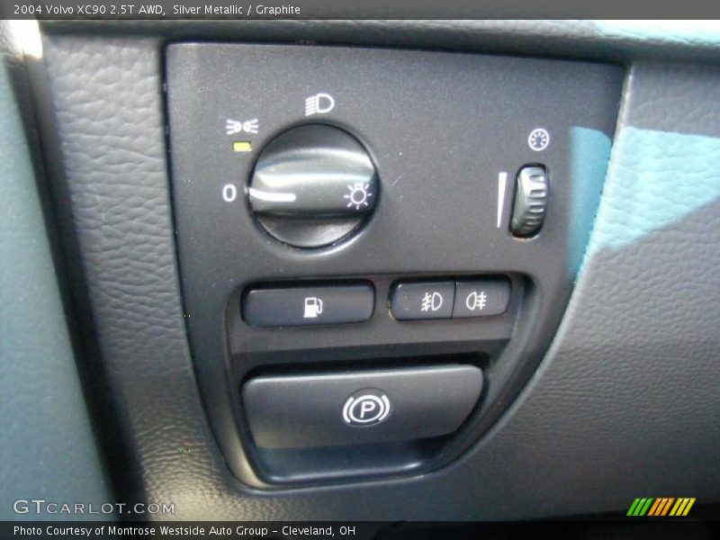Silver Metallic / Graphite 2004 Volvo XC90 2.5T AWD