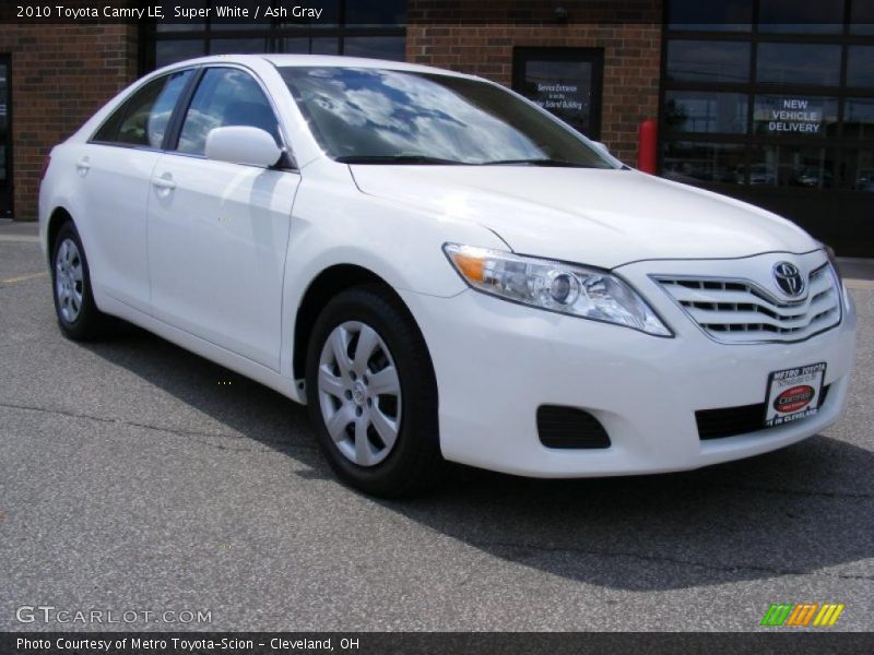 Super White / Ash Gray 2010 Toyota Camry LE