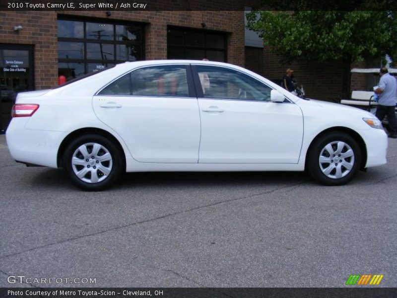 Super White / Ash Gray 2010 Toyota Camry LE