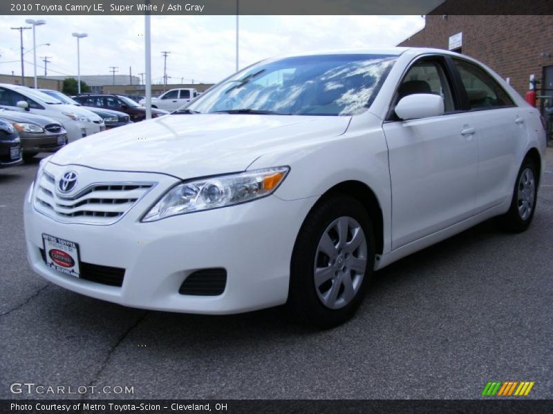 Super White / Ash Gray 2010 Toyota Camry LE
