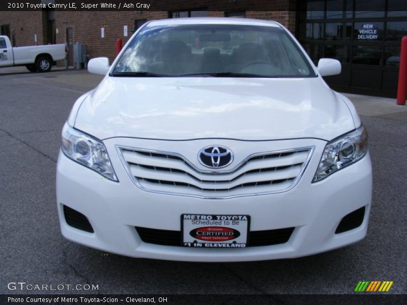 Super White / Ash Gray 2010 Toyota Camry LE