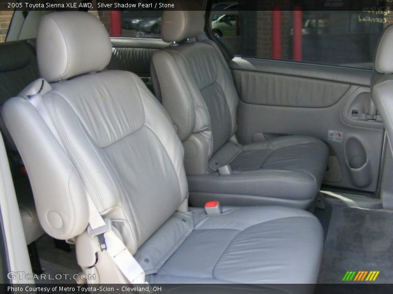 Silver Shadow Pearl / Stone 2005 Toyota Sienna XLE AWD