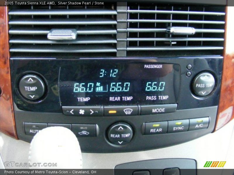 Silver Shadow Pearl / Stone 2005 Toyota Sienna XLE AWD