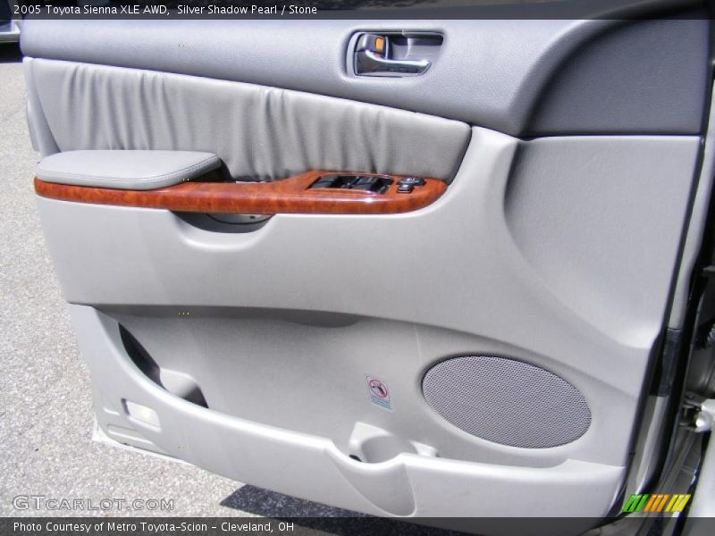 Silver Shadow Pearl / Stone 2005 Toyota Sienna XLE AWD